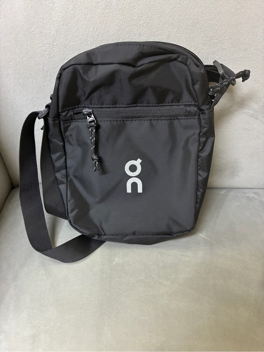 On Running Black Crossbody Belt Bag for Men